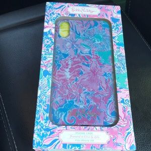 BNIB Lilly Pulitzer iPhone XR cell phone case.